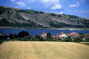 Village on Danube Bank, Romnania